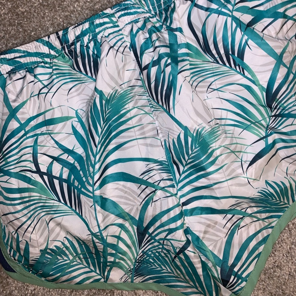 Leg3nd Green & White Tropic Athletic shorts size M - Picture 10 of 10